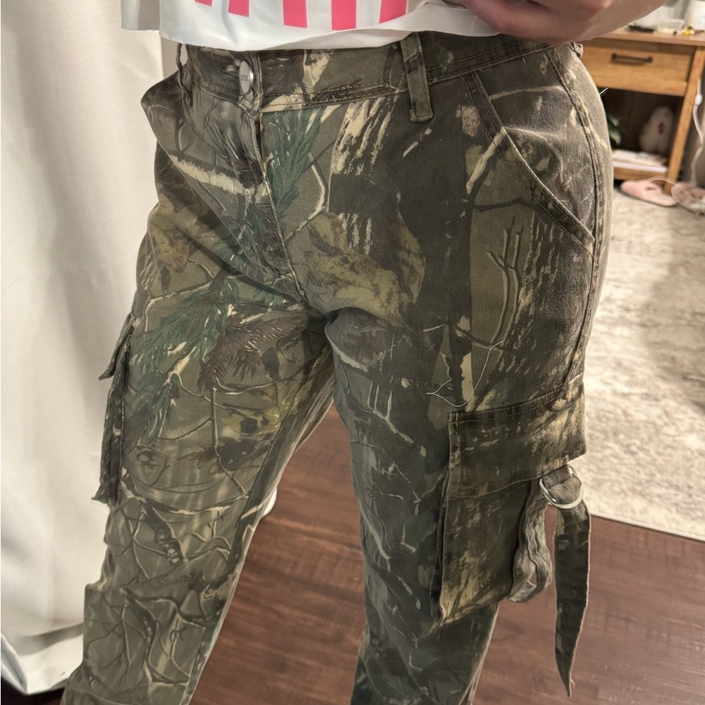 Flattering Fit Stylish Girl Woman’s Camouflage Cargo Pants - Picture 8 of 11